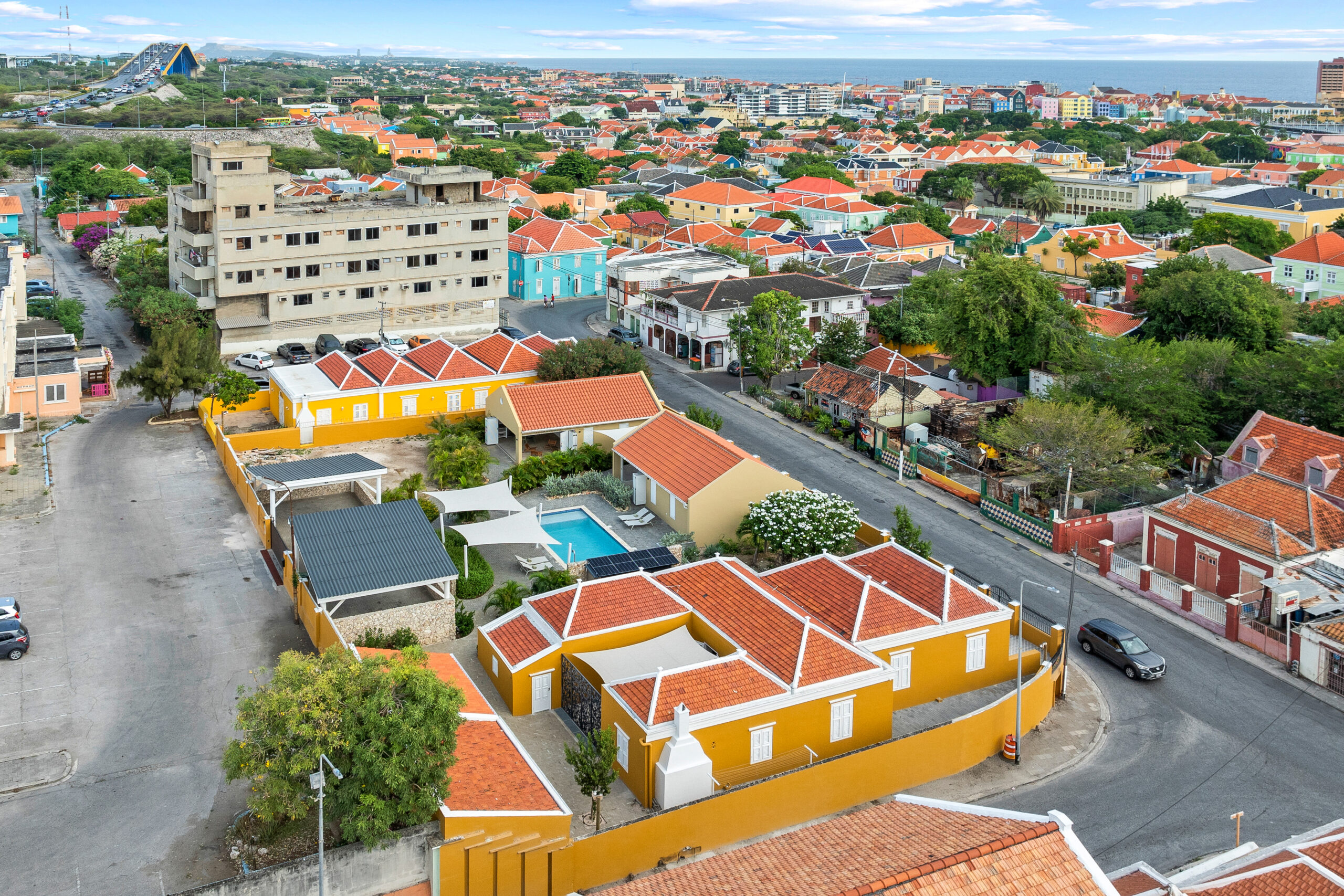 Luxe resort Villa Grandi met privévilla’s en zwembad in Otrobanda, Curaçao