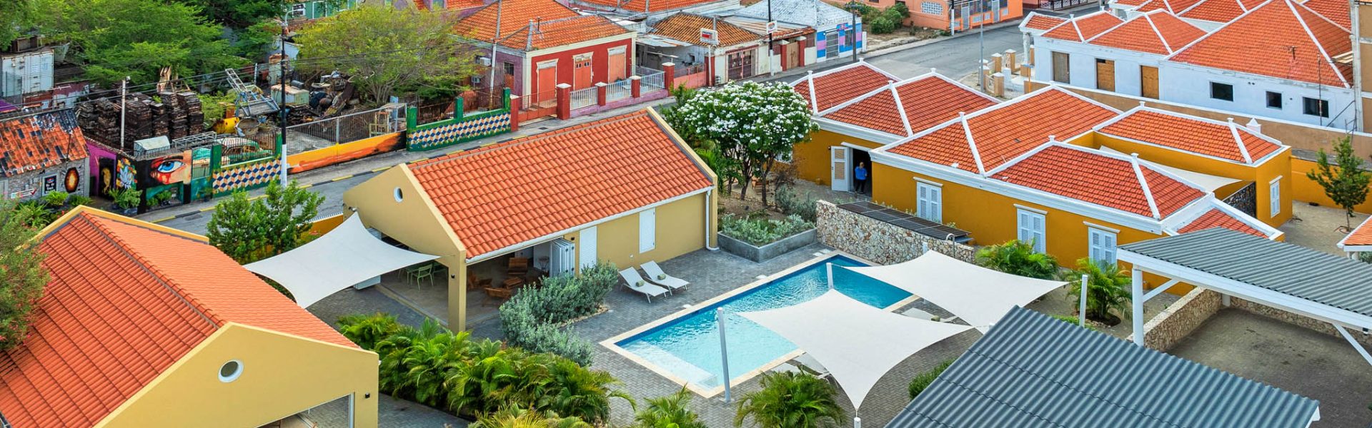 Overzicht van Villa Grandi – dé plek voor een luxe villa huren in Curaçao.