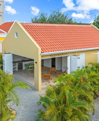 Luxe vakantievilla in Punda Curaçao met tropische tuin bij Villa Grandi